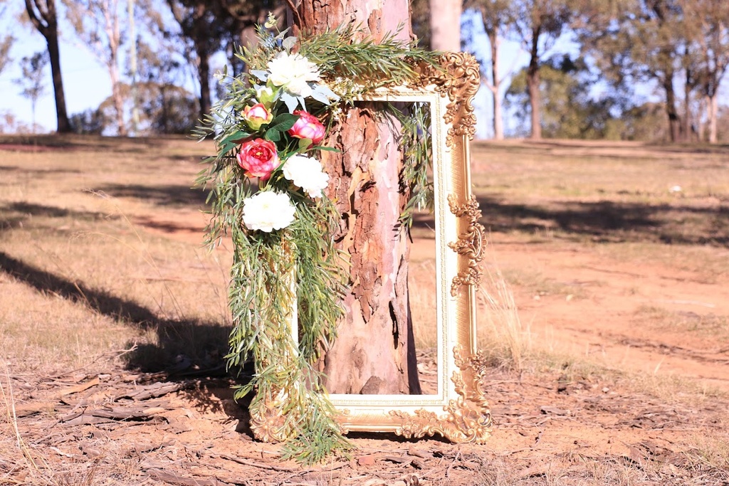 Gold Vintage Frame (80cm x 40 cm)