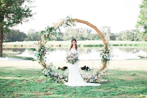 [Arbours & Backdrops] Wooden Wedding Wheel