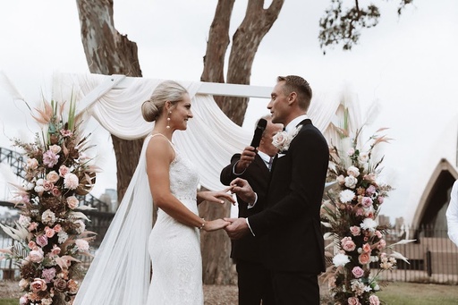 [Arbours & Backdrops] Large White Wooden Arbour