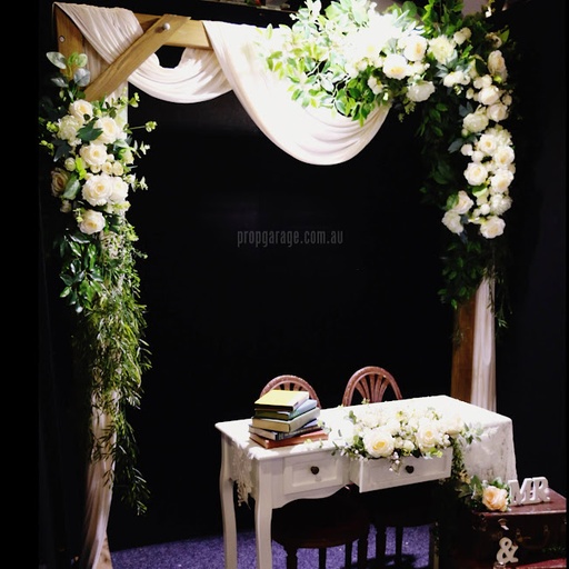 [Arbours & Backdrops] Medium Rustic Brown Wooden Arbour